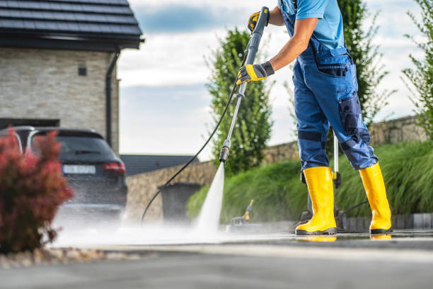 Best Driveway Pressure Washing  in Ballwin, MO